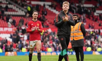 Shocking Departure: Two Key Players Leave Manchester United Right Before Transfer Deadline!