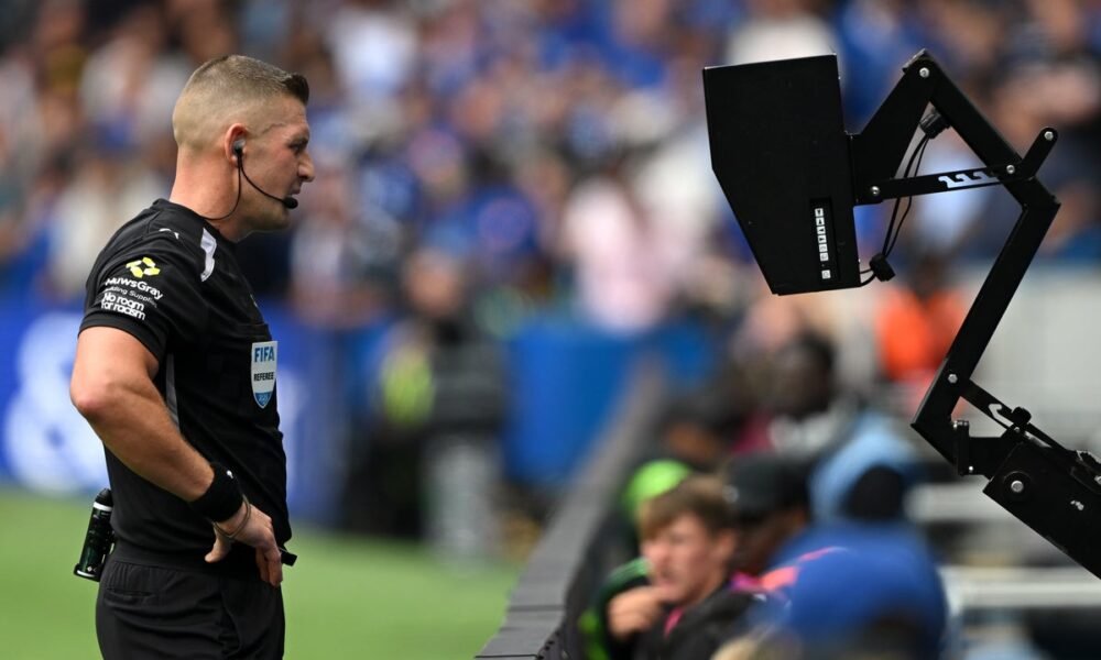 Shocking Departure: VAR Official Michael Salisbury Axed Before Liverpool vs. Arsenal Match Following Controversial Fulham Mistake!