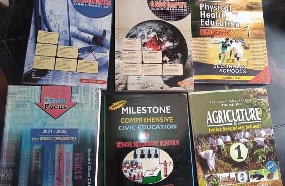 Shocking Rise in Textbook Prices Leaves Parents Furious – Discover the Hidden Impact!