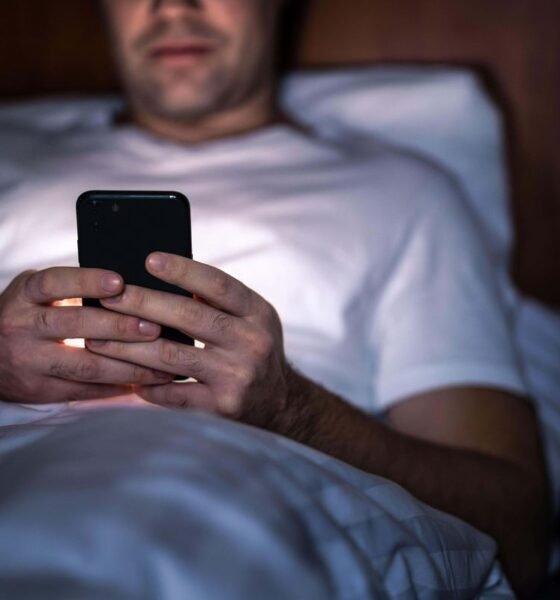 Posting on social media overnight linked to poor mental wellbeing – study