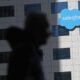 Hackers hold 1 billion customer records to ransom