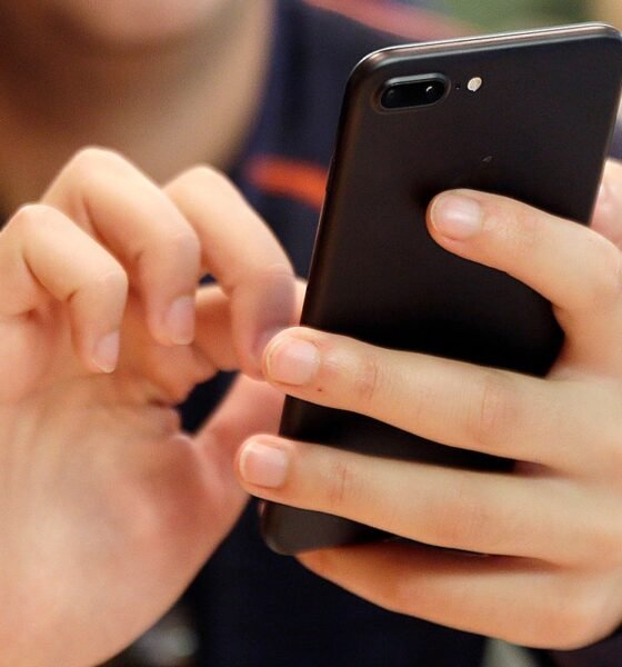 Criminal gangs in China have made more than $1 billion by targeting Americans with annoying texts: report