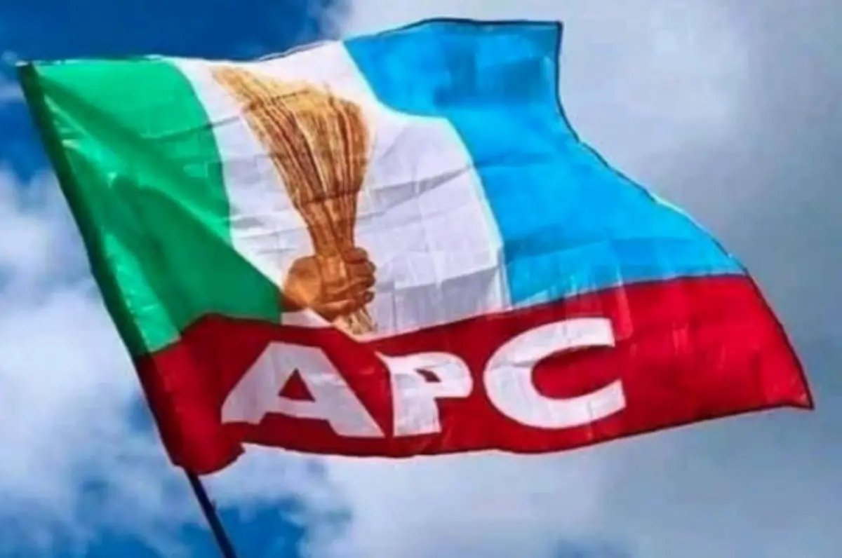 Kwankwasiyya leader, Danfulani decamps to APC in Kano
